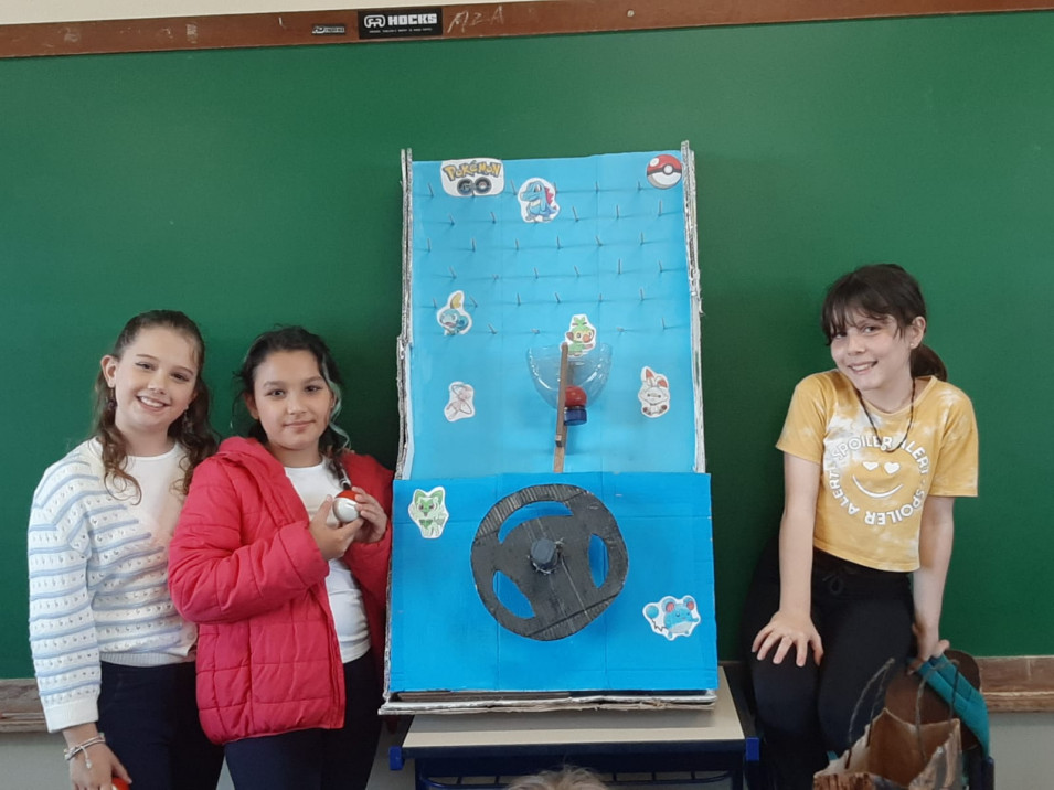 Turma do 5º ano desenvolve projeto sobre reciclagem nas aulas de inglês