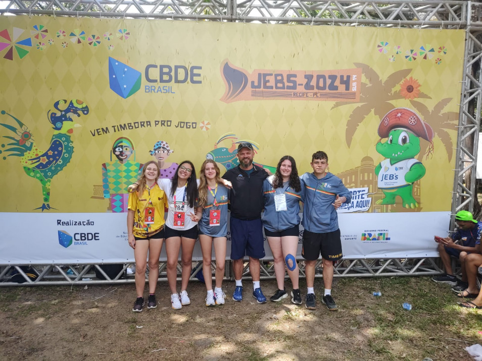 Atletas da Equipe Municipal de Atletismo voltam com medalhas  dos Jogos Escolares Brasileiros