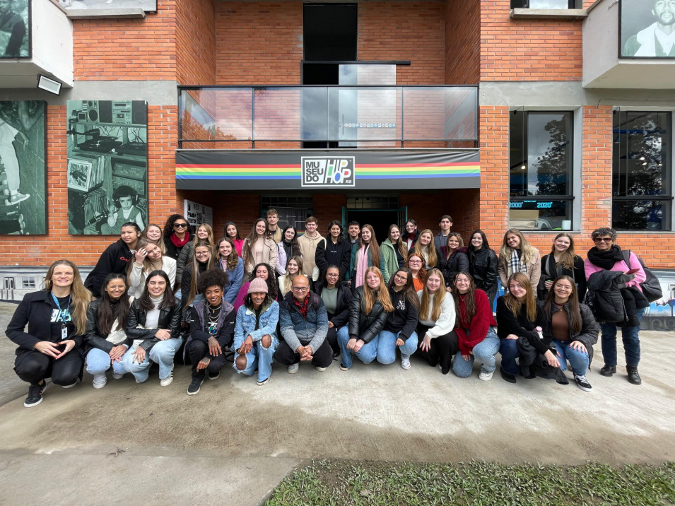 Acadêmicos da Faculdade Instituto Ivoti realiza saída de estudos para o Museu da Cultura Hip Hop