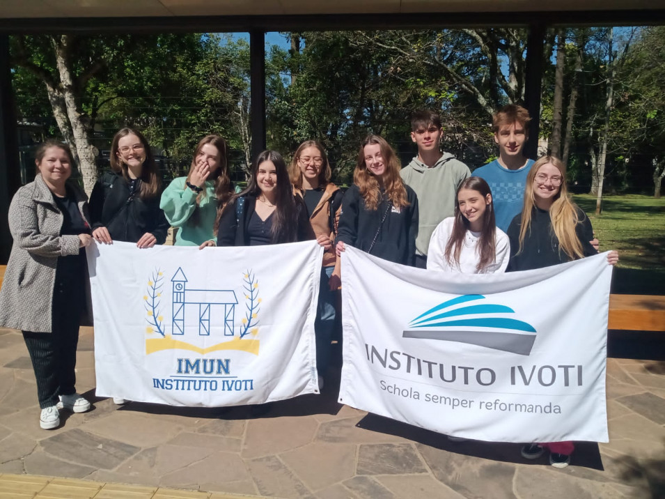 Instituto Ivoti é representado por dez estudantes em evento de Simulação da ONU em Curitiba