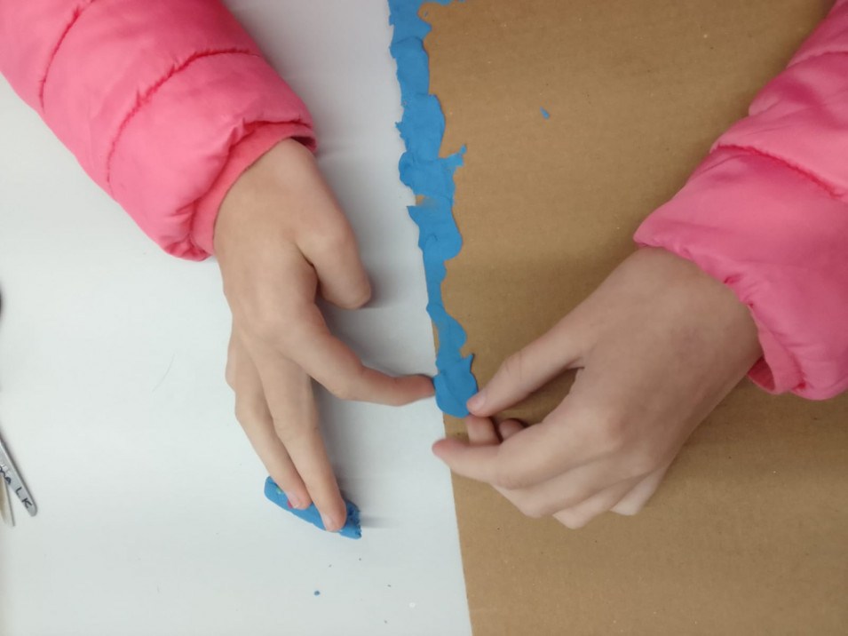 Turma de alemão do Ensino Fundamental cria maquetes inspiradas na fábula Os Músicos de Bremen