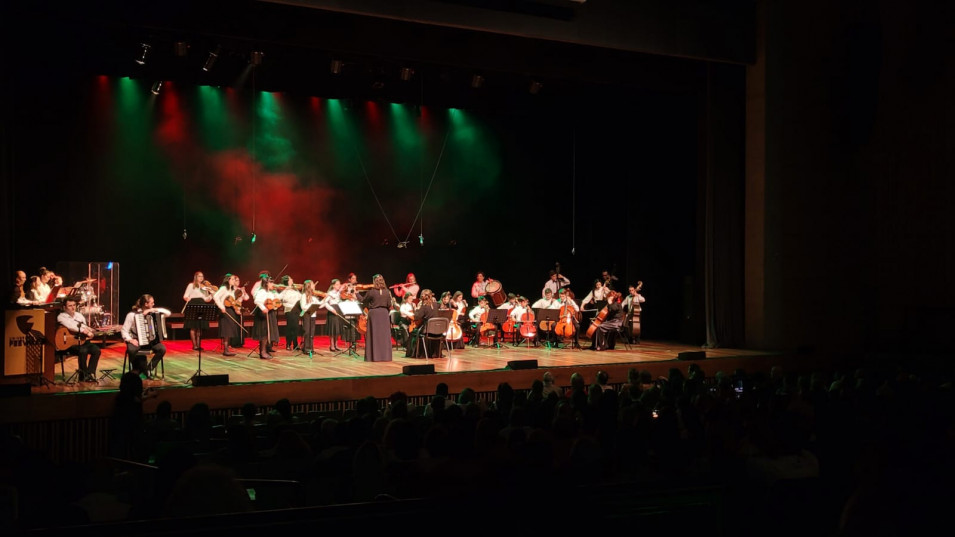 Espetáculo Caminhos, no Teatro Feevale, reuniu músicos e familiares em uma noite inesquecível