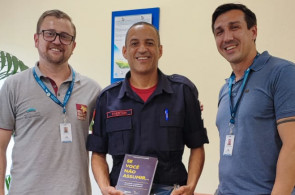 Instituto Ivoti recebe a visita do comandante do Corpo de Bombeiros