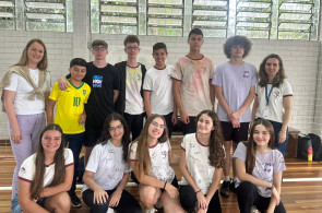 Entrega de premiações de Olimpíadas do Conhecimento para o Ensino Fundamental II