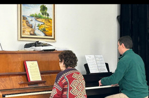 Professor Arthur lança livro e participa de curso de Piano para Adultos