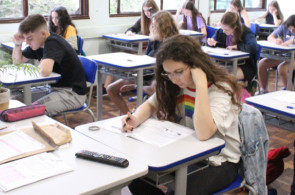 Estudantes do Instituto Ivoti realizam provas do Sistema de Avaliação da Educação Básica