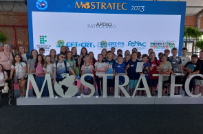 Instituto Ivoti leva turmas dos 5ºs anos para prestigiar os trabalhos apresentados na Mostratec