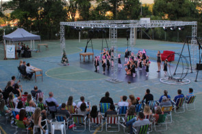 Bailarinas do Espaço Dança Instituto Ivoti realizam apresentações de encerramento
