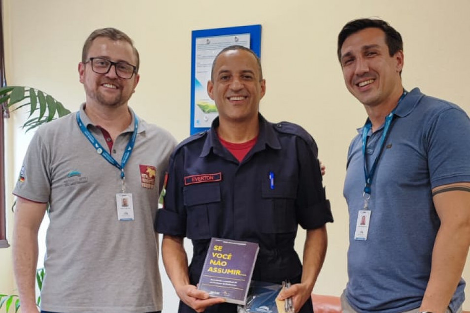 Instituto Ivoti recebe a visita do comandante do Corpo de Bombeiros