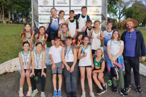 Equipe Municipal de Atletismo/Instituto Ivoti participa de campeonato em Teutônia