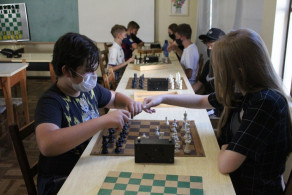 Estudantes recebem medalhas em torneio interno de Xadrez