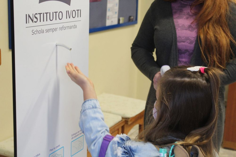 Instituto Ivoti realiza retorno às aulas presenciais de forma escalonada