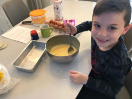 Turma tem como tarefa de casa das aulas de alemão preparar Vanillekuchen