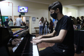 Semana encerrou com apresentação de piano no Instituto Ivoti
