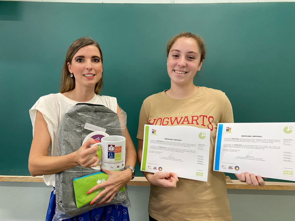 Estudantes recebem premiação do Concurso Estadual de Leitura em Língua Alemã