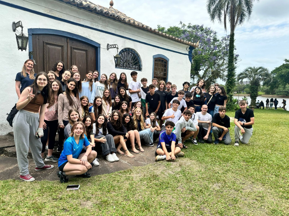 Turmas do 8 ano do Instituto Ivoti realizam saída de estudos para as charqueadas de Pelotas