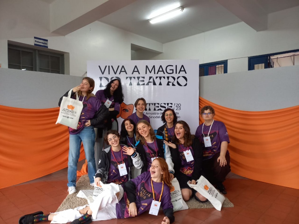 Instituto Ivoti participa da 44ª ATESE com o grupo de teatro Cereja do Palco