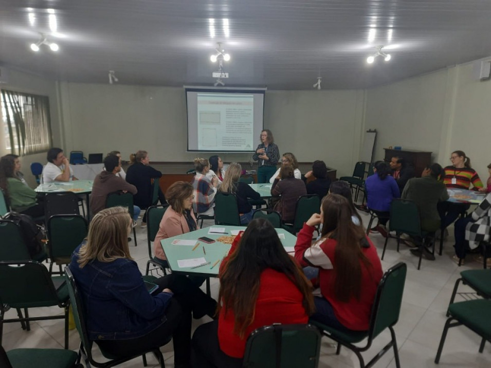 Faculdade Instituto Ivoti realiza Oficina sobre o Ensino da Geometria para professores de Novo Hamburgo