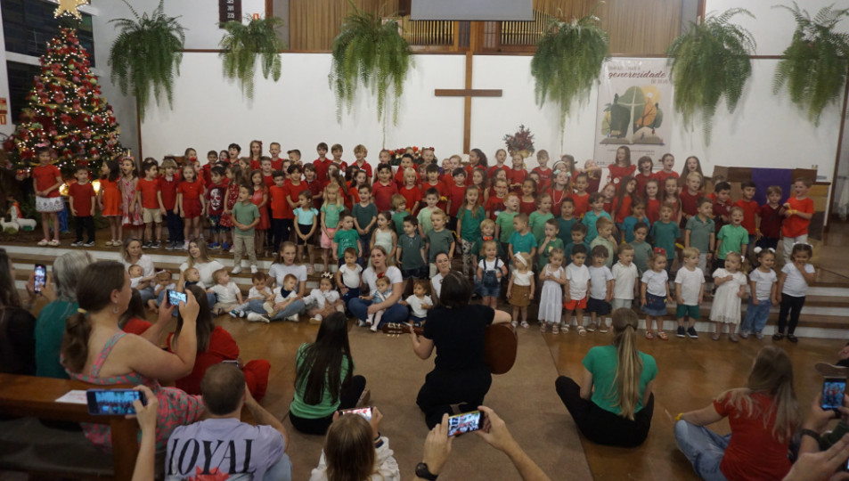 A Transformação do Natal foi o tema da apresentação natalina da Educação Infantil