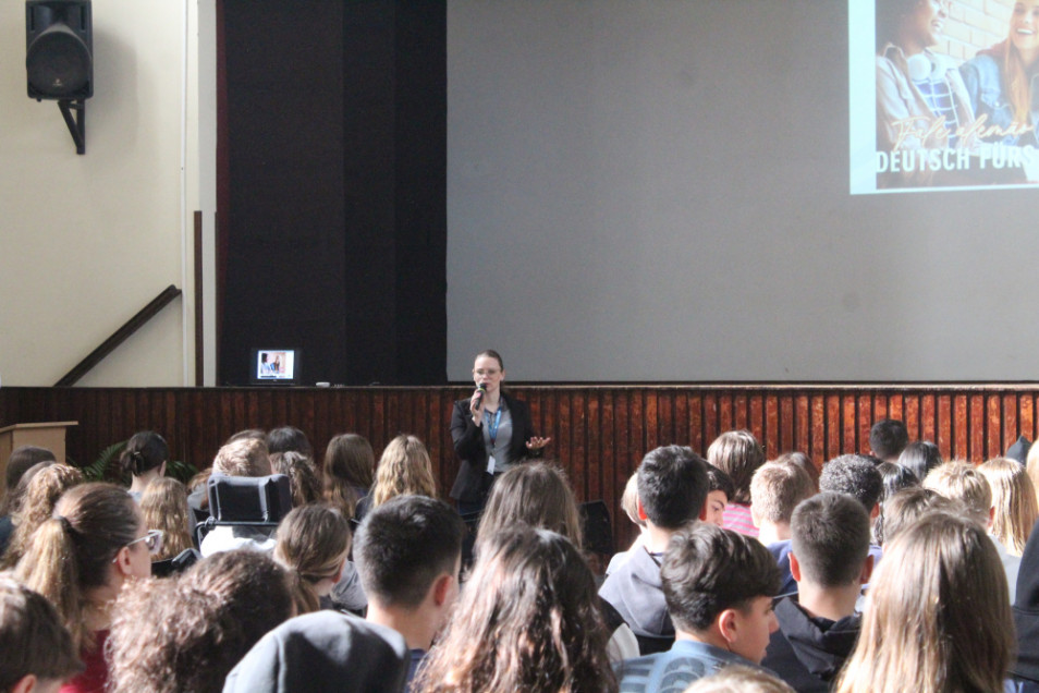 Turmas de 7º ano vieram para o Instituto Ivoti participar do TransFORME-se | NAI- Deutsch fürs Leben