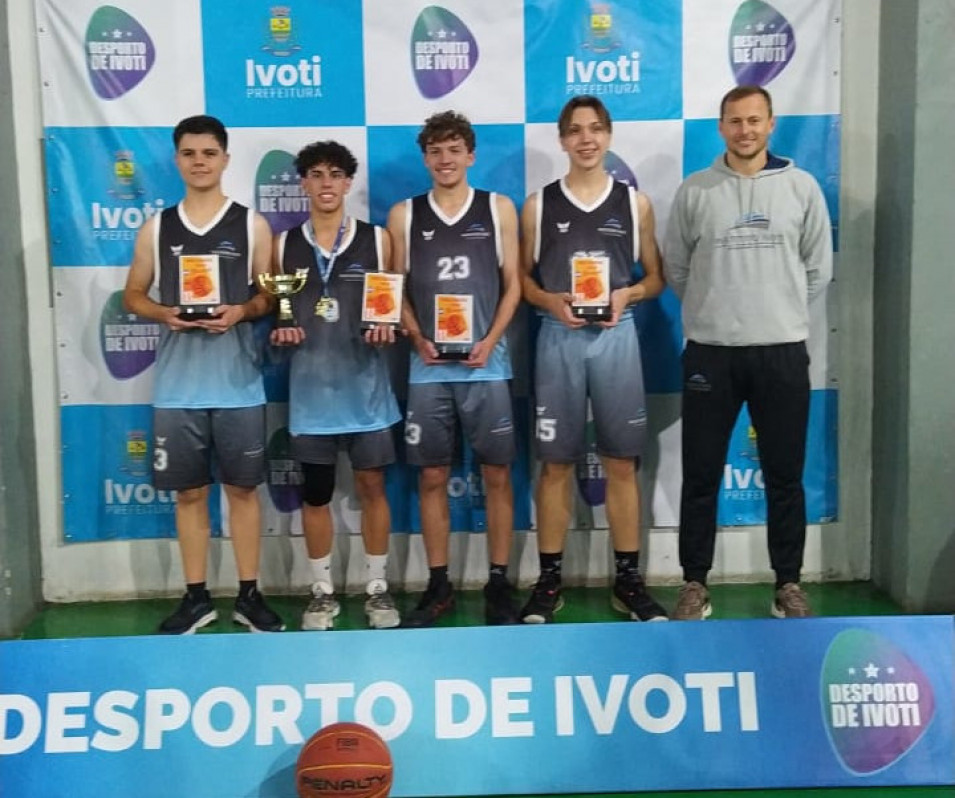 Instituto Ivoti participa de Torneio Municipal de Basquete de trios com cinco equipes