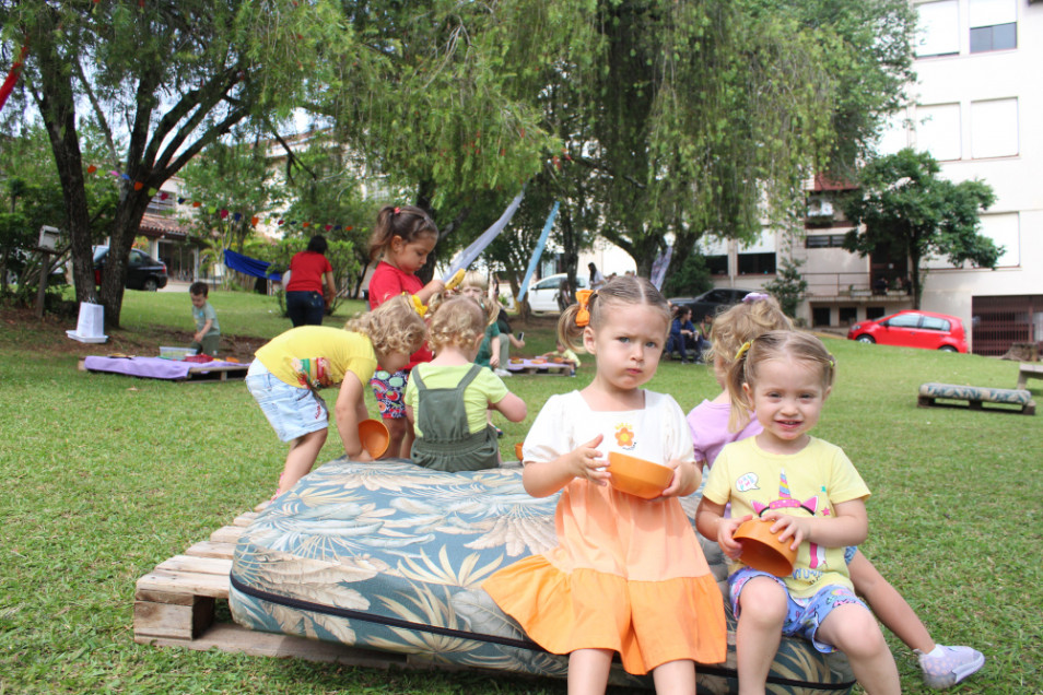 Encerramento do projeto do Nível 1 tem festa das cores no Instituto Ivoti