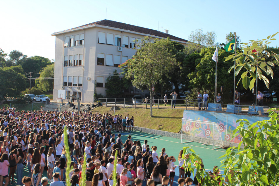Instituto Ivoti realiza inauguração da reforma da quadra esportiva