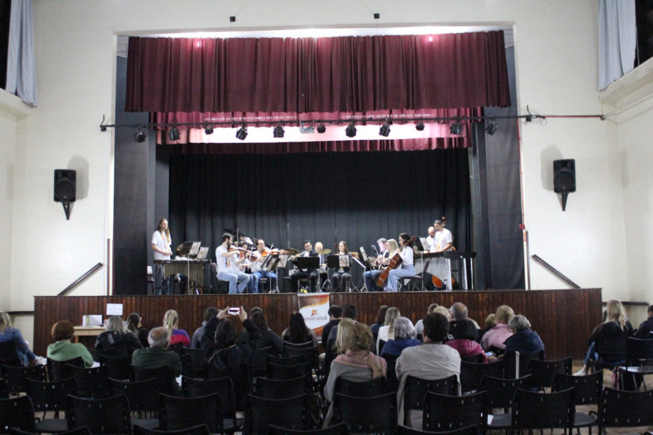 Grupo Sonoridad realiza concerto beneficente no Instituto Ivoti
