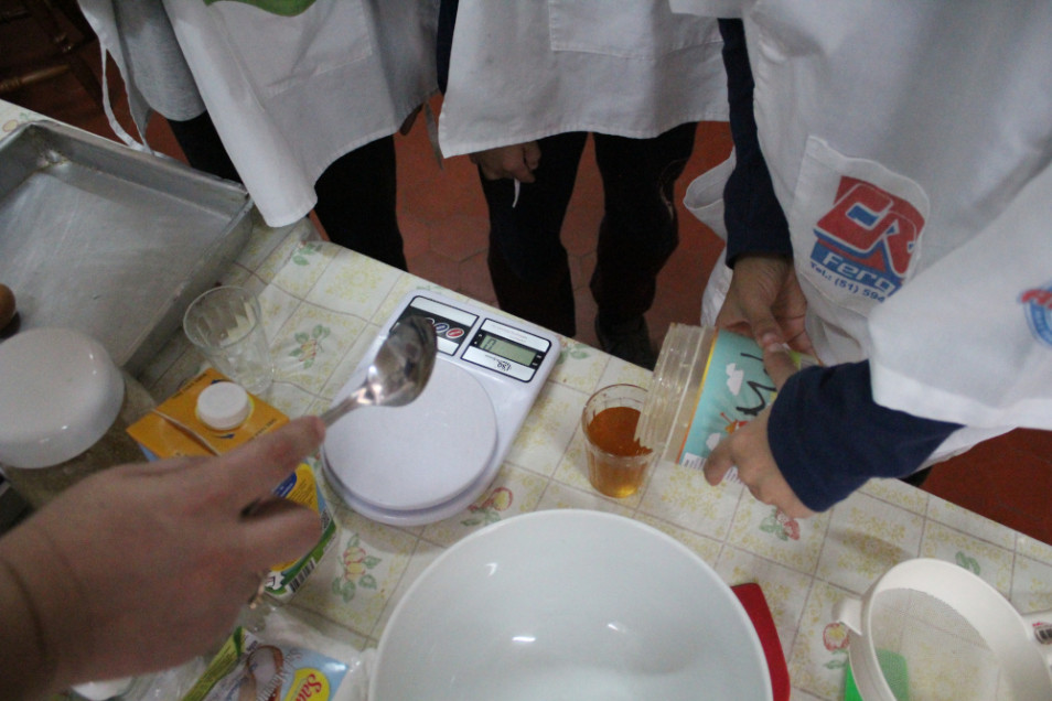Crianças criam receitas com mel para a 16ª Feira do Mel, Rosca e Nata