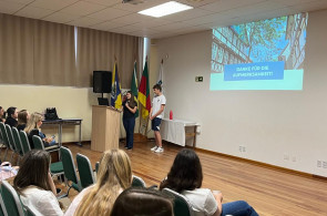 Turmas do Núcleo de Aprendizagem de Idiomas participam de encerramento do ano letivo