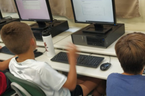 Turma do 5º ano aprende a utilizar o Google Formulários na aula de Informática Educativa e Ludicidade
