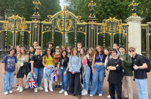 Na Inglaterra, estudantes do Instituto Ivoti conhecem Londres e o Royal Pavilion, em Brighton