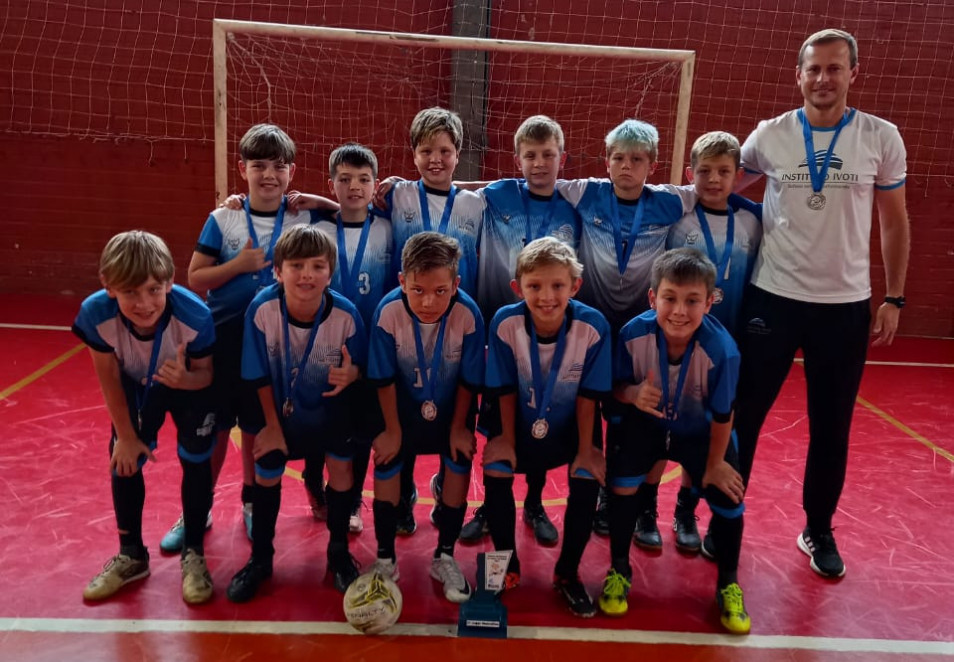 Equipe masculina de futsal fica em 2º lugar no Torneio Meridional de Futsal Pré-Mirim
