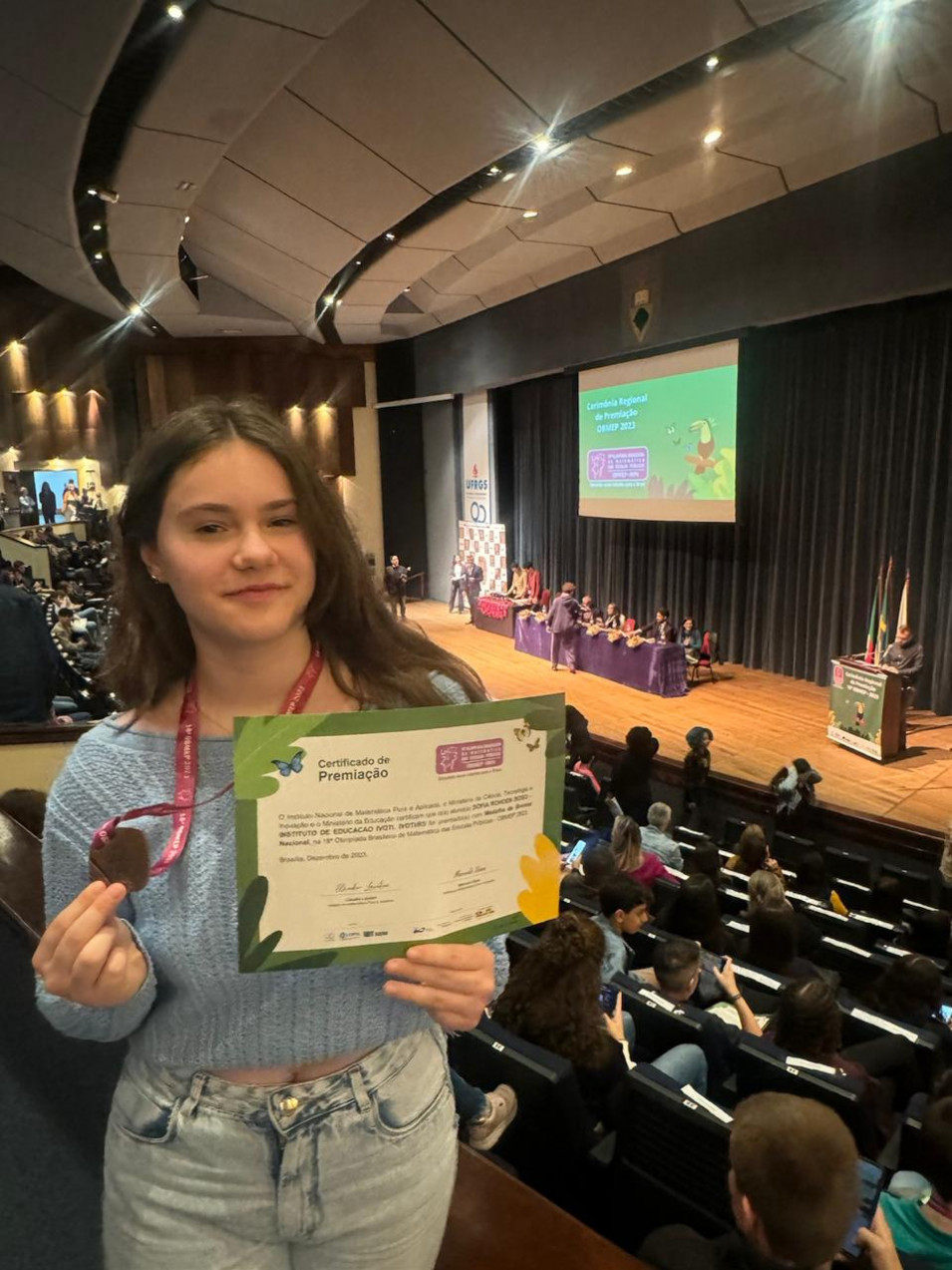 Estudante do 8º ano recebe medalha de bronze em solenidade da OBMEP