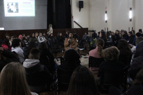 Turmas do Instituto Ivoti participam de bate-papo sobre bullying