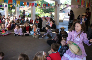 Crianças da Educação Infantil e dos Anos Iniciais tem festejos juninos no Instituto Ivoti