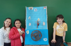 Turma do 5º ano desenvolve projeto sobre reciclagem nas aulas de inglês